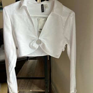 White long sleeve ring center crop